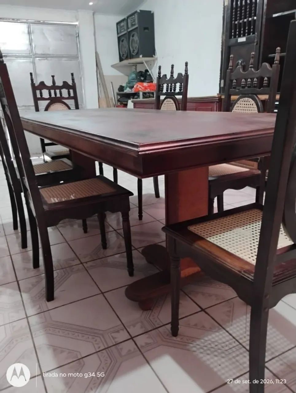 VENDO MESA DE JANTAR RÚSTICA DE MADEIRA/COMPENSADO + 6 CADEIRAS