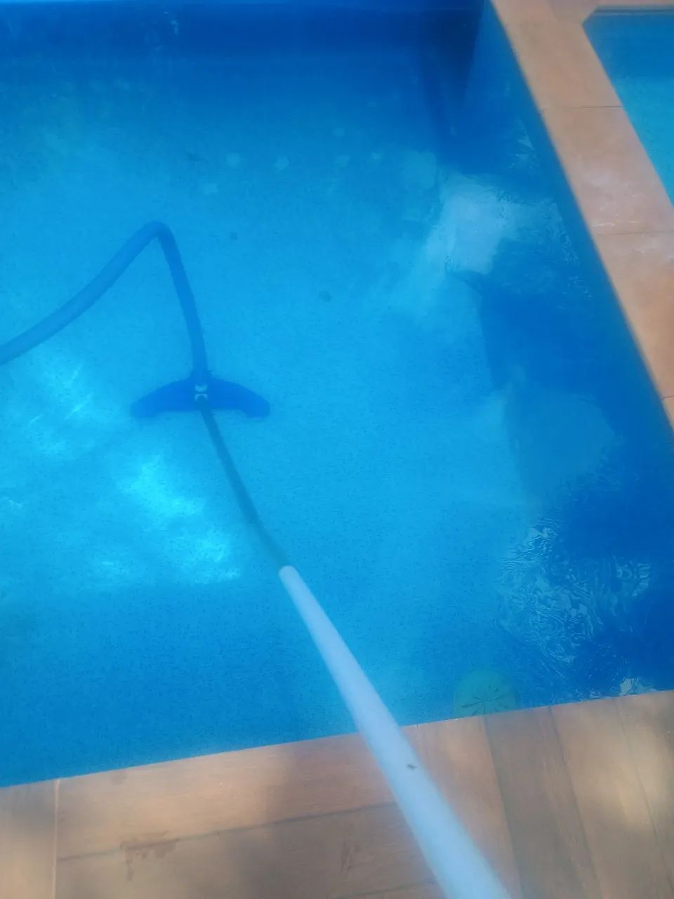 Limpeza e tratamento de piscinas. - Foto 2