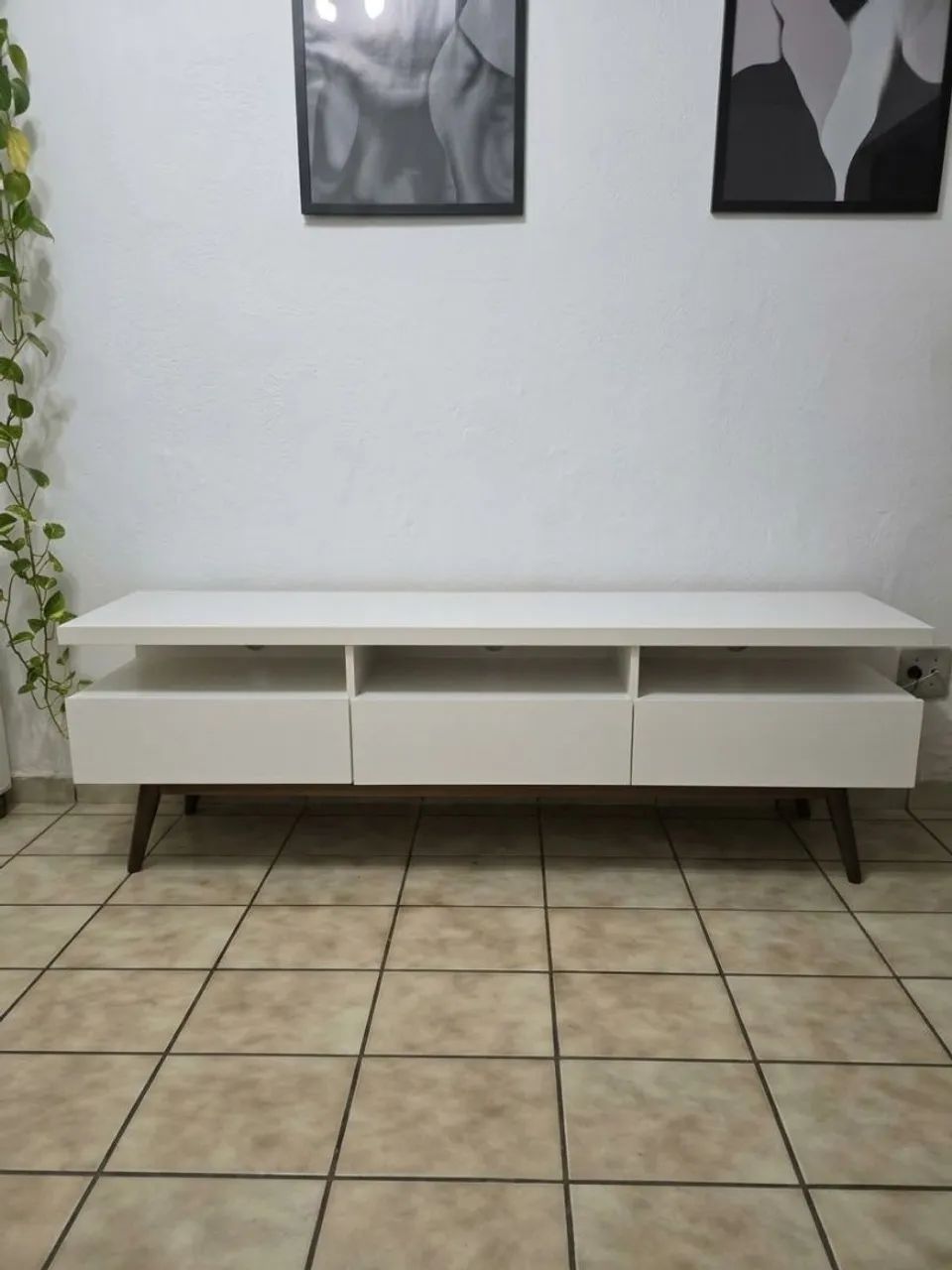 RACK/MOVEL PARA TV BRANCO COM 3 GAVETAS