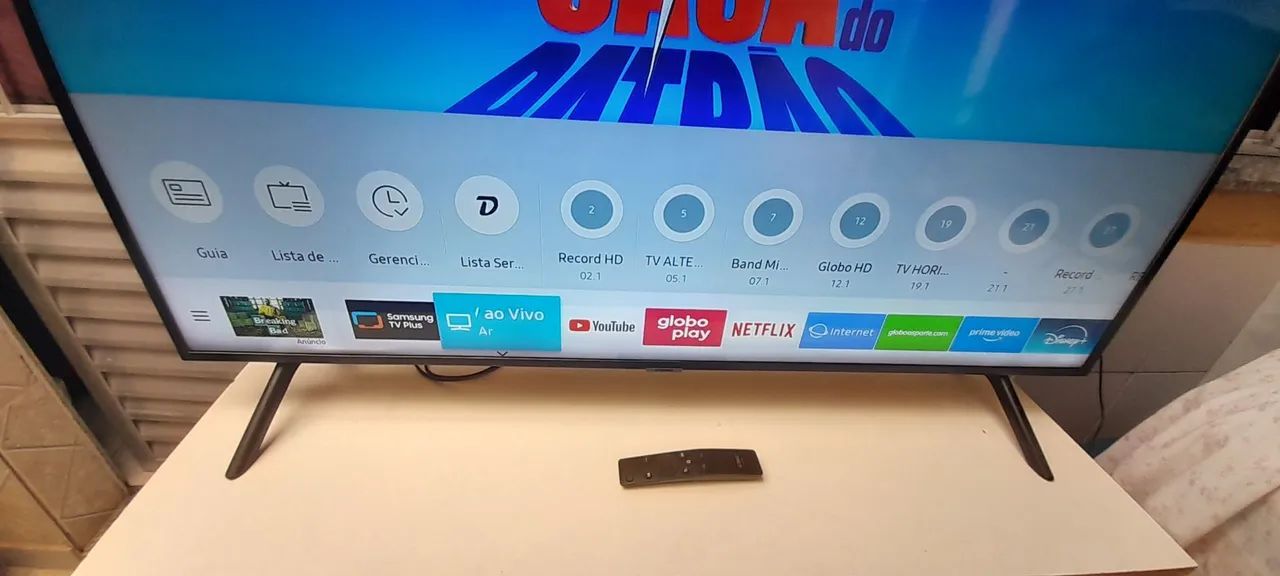 Vendo tv Samsung 49 polegadas smart funcionando perfeitamente sem detalhes 