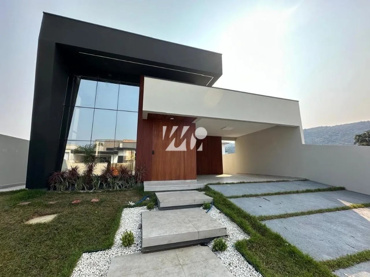 Casa com 3 Dormitórios com 1 Suite e Closet - imv