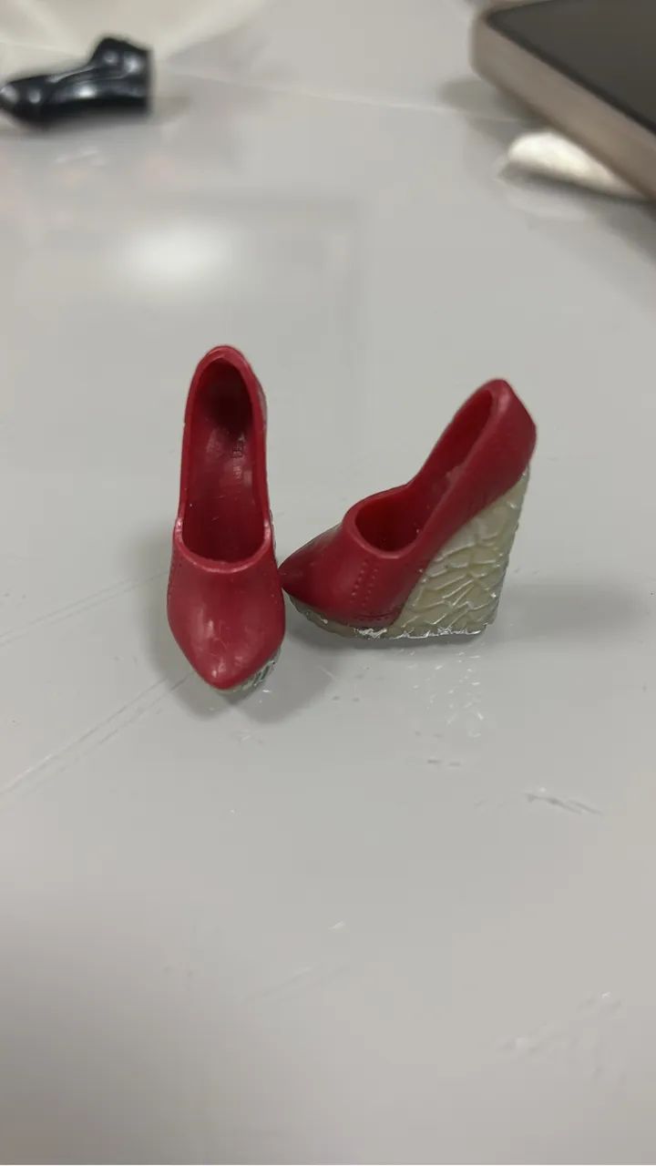 Sapato caty noir  monster High 