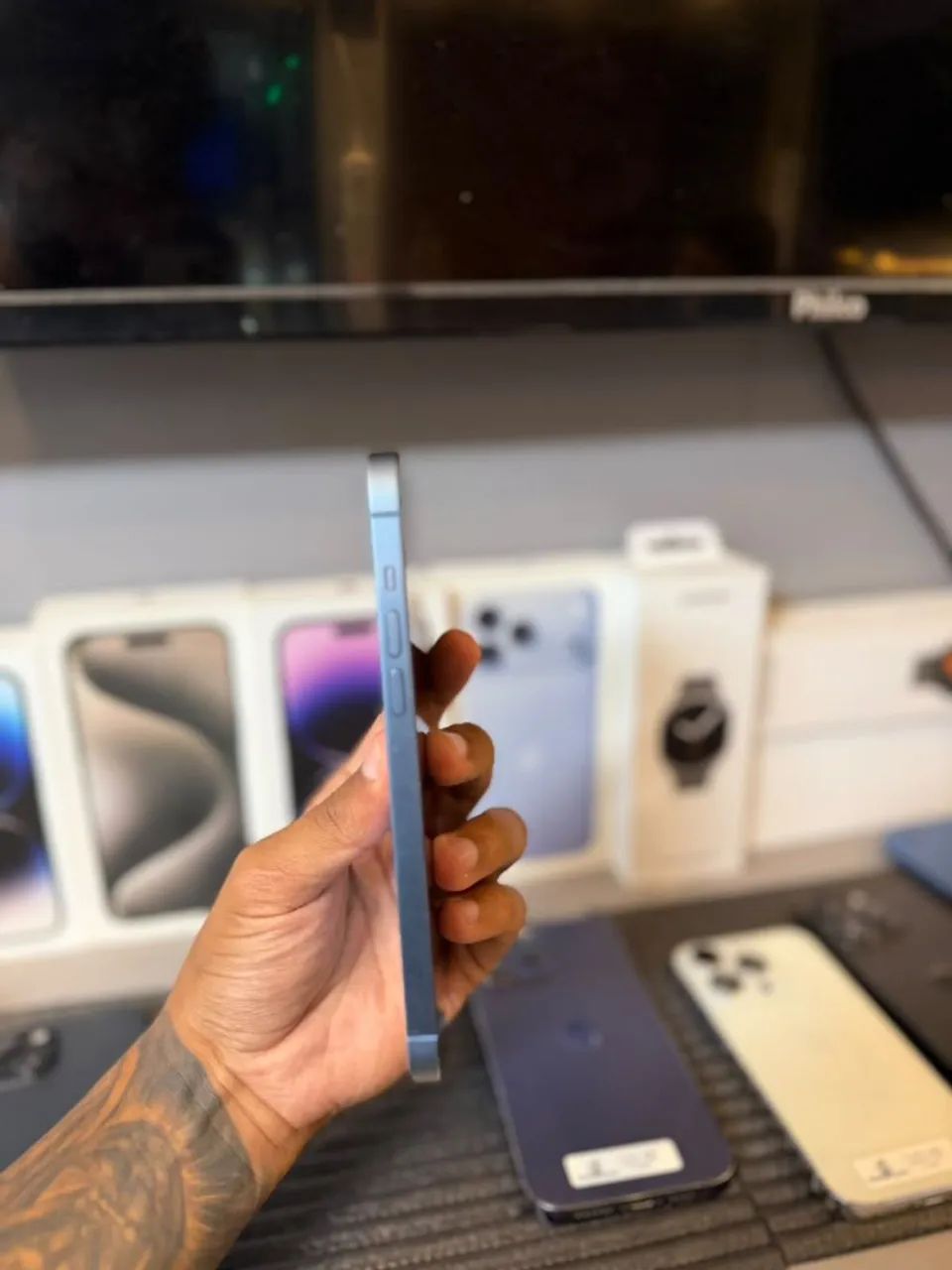 IPHONE 14 PLUS 128GB<br>R$ 2.399 - Foto 2