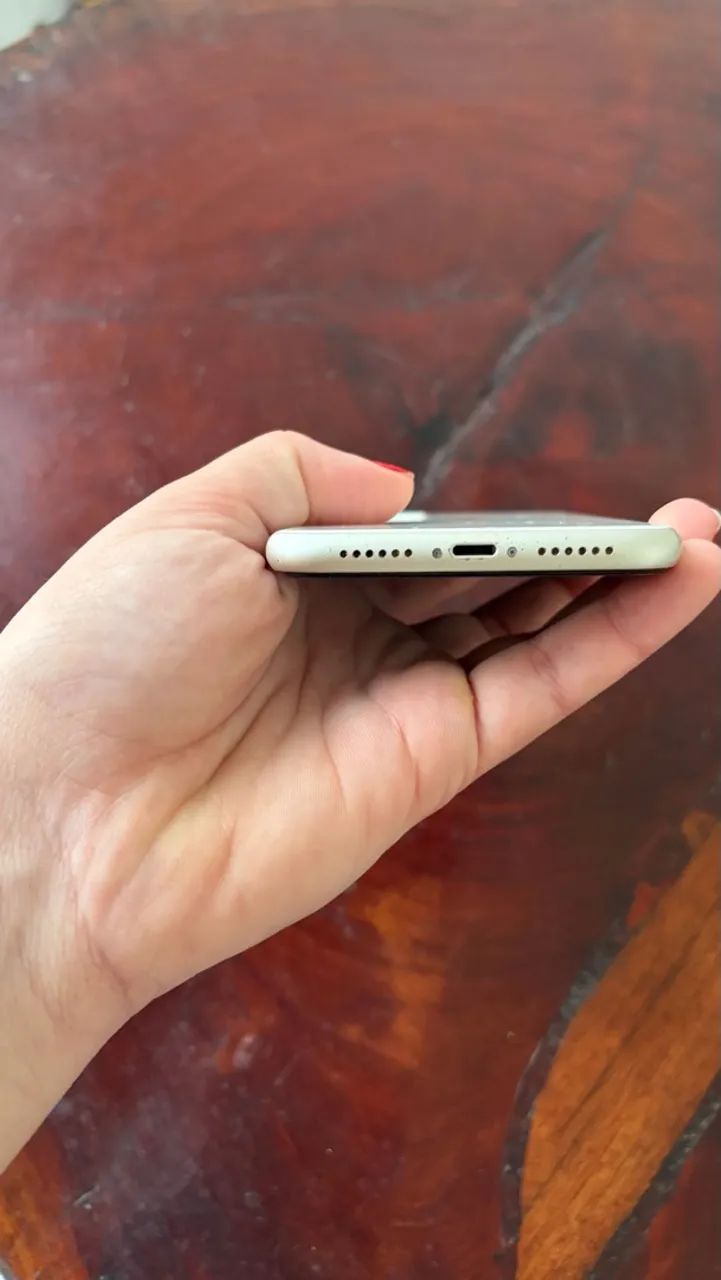 iPhone 11 - 64 gb - branco - Foto 4