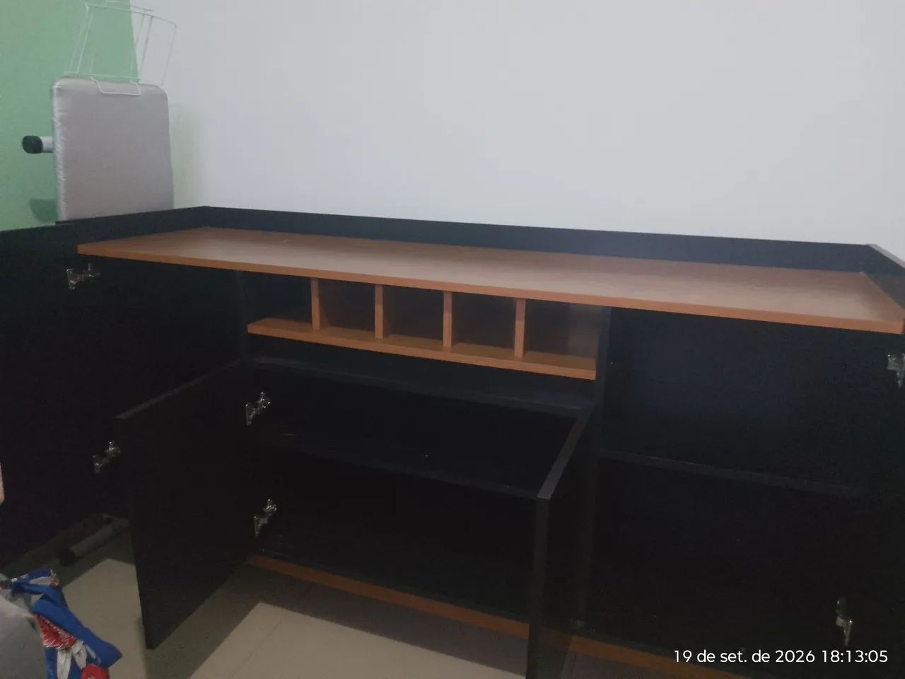 Armário de cozinha buffet com adega 