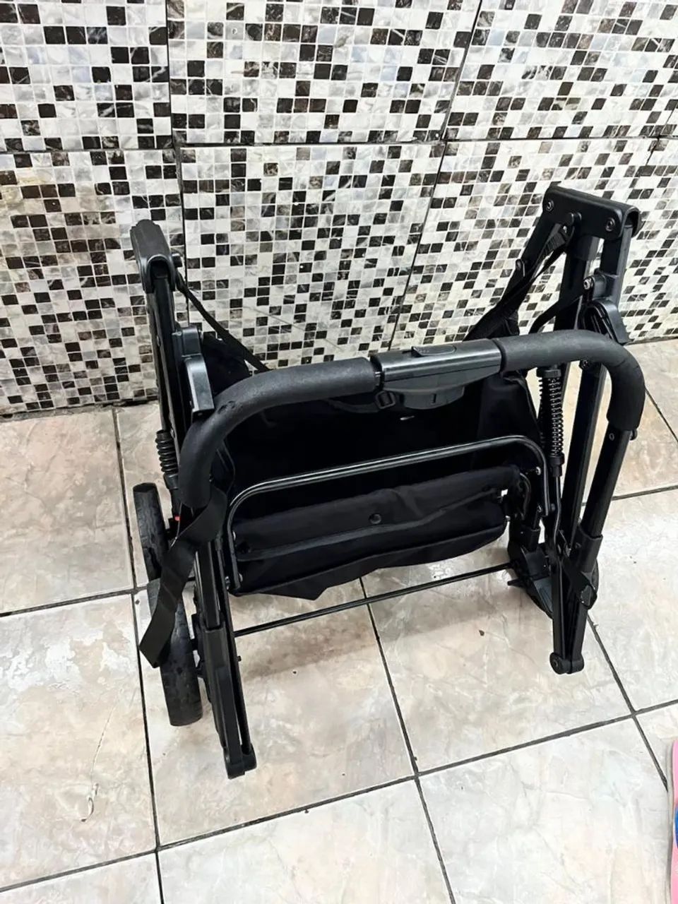 CARRINHO DE BEBE COM BEBE CONFORTO  - Foto 4