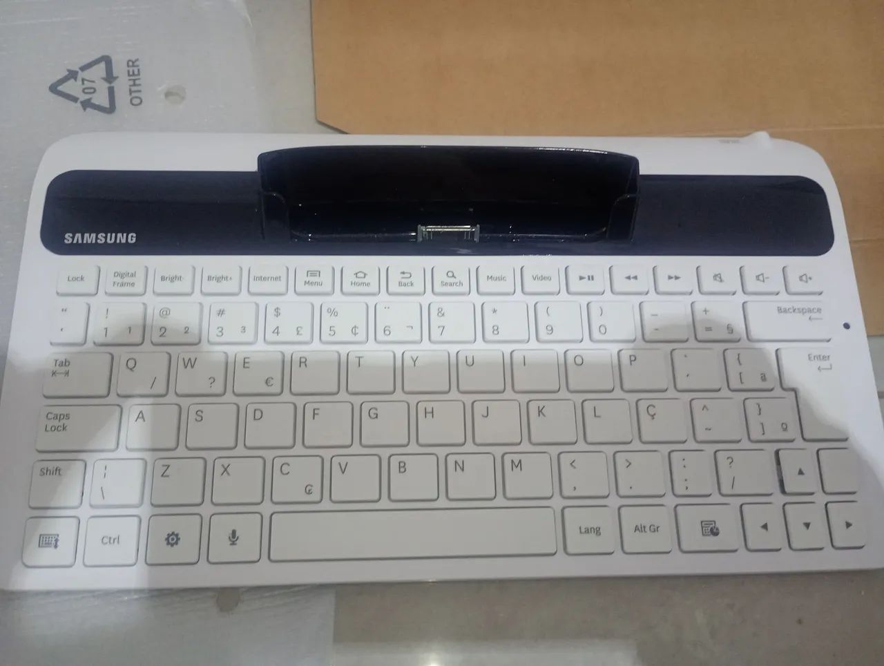 Tablet Samsung com teclado - Foto 2
