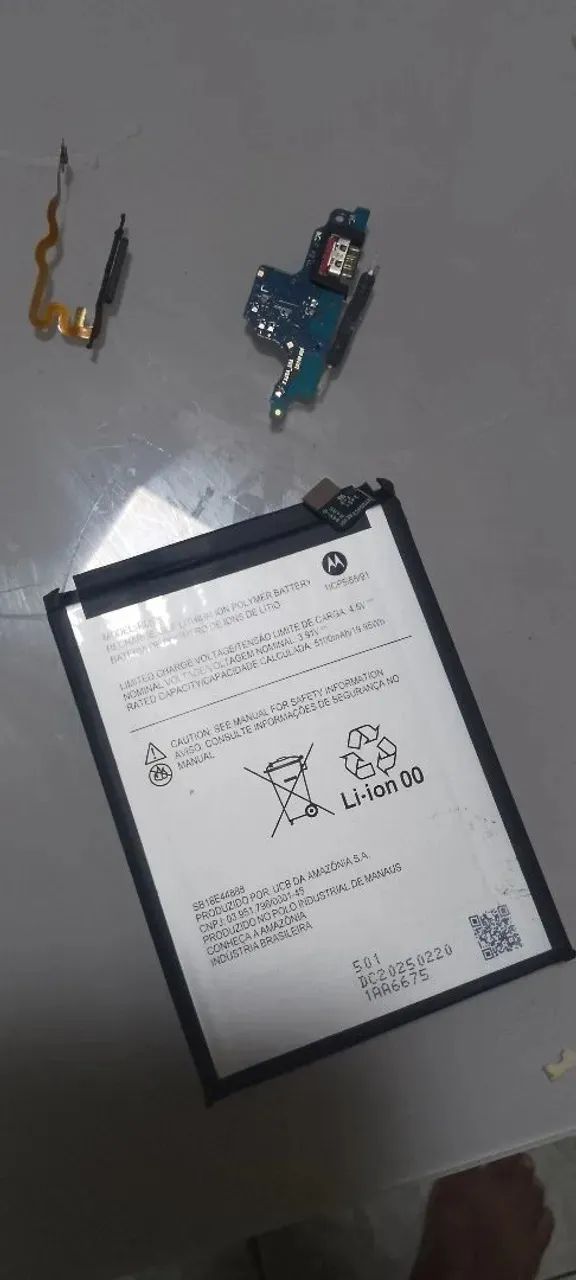 Vendo bateria nova e conector de carga do motor g15