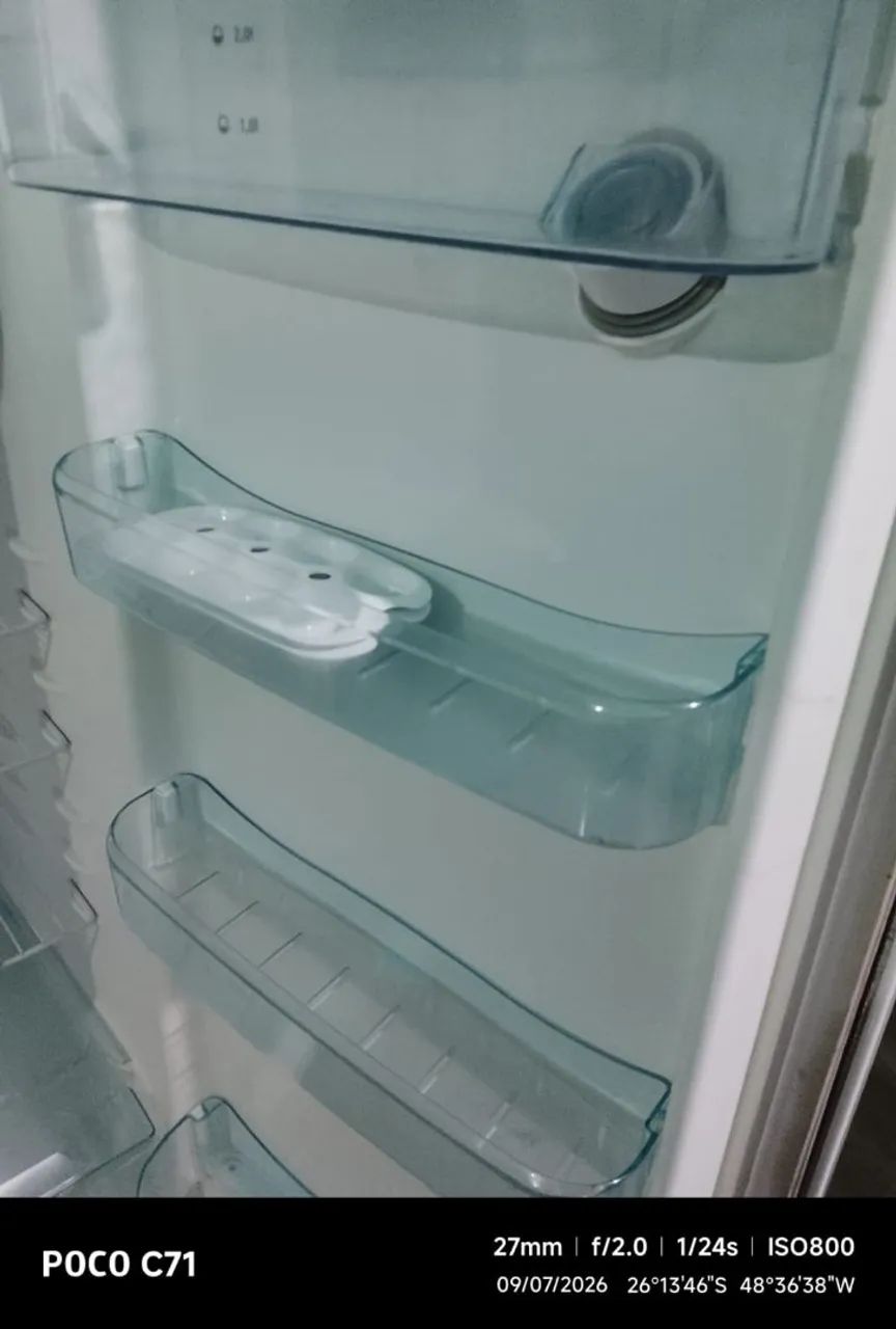 Vende se geladeira 