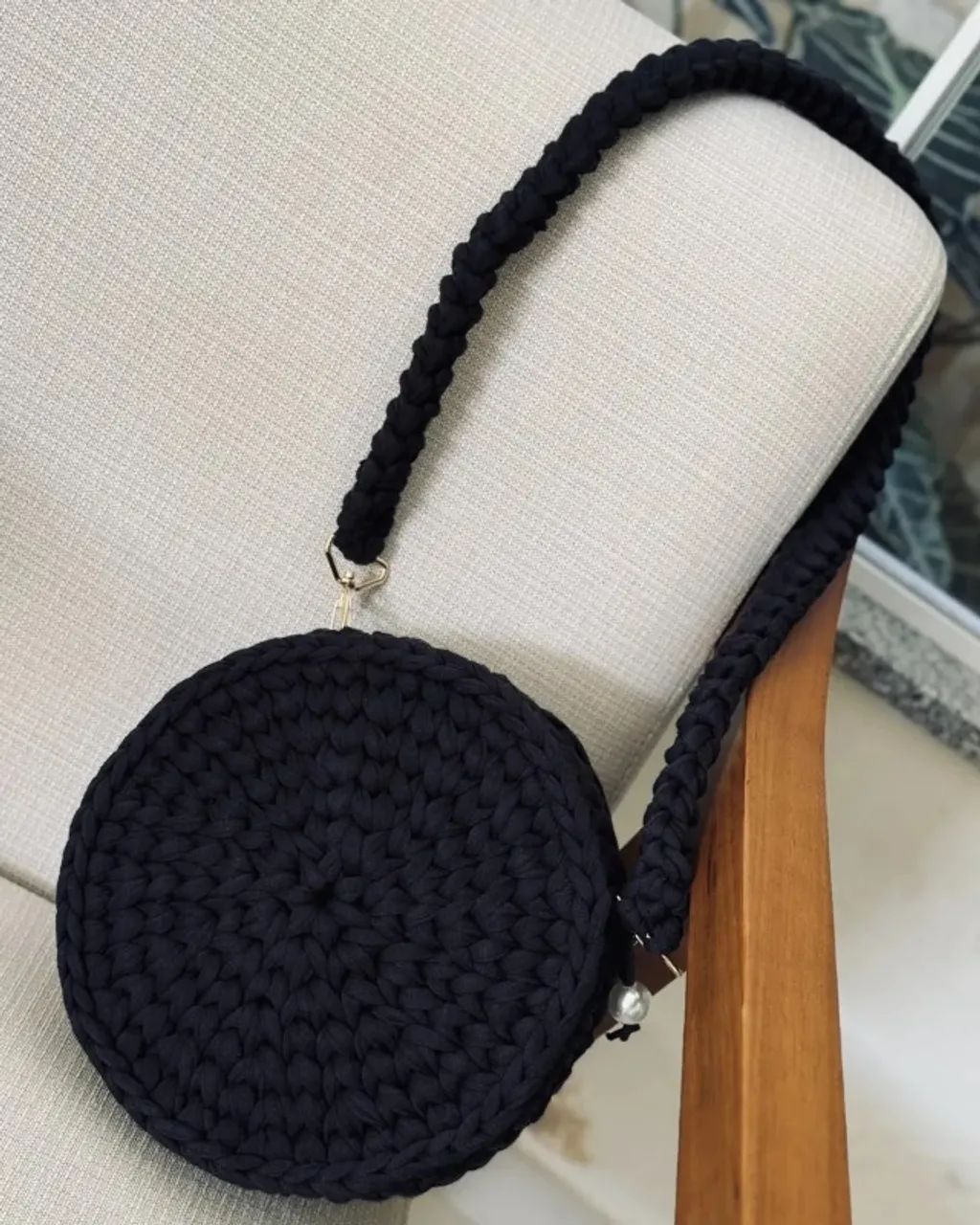 Bolsa Crochê Redonda Preta Feminina Alça Estilo Moderna - Foto 2