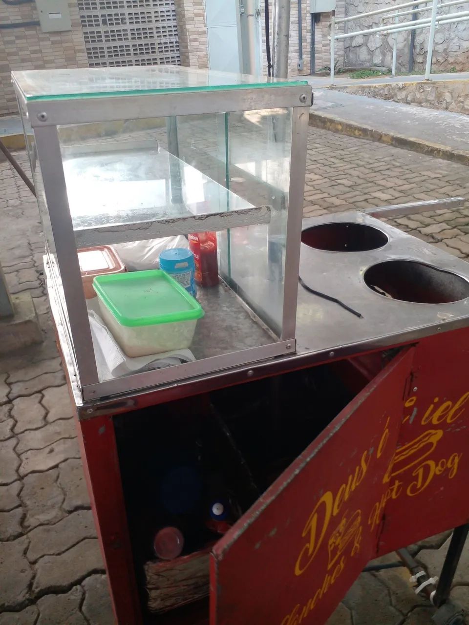 Carrinho de cachorro quente  leve e compacto