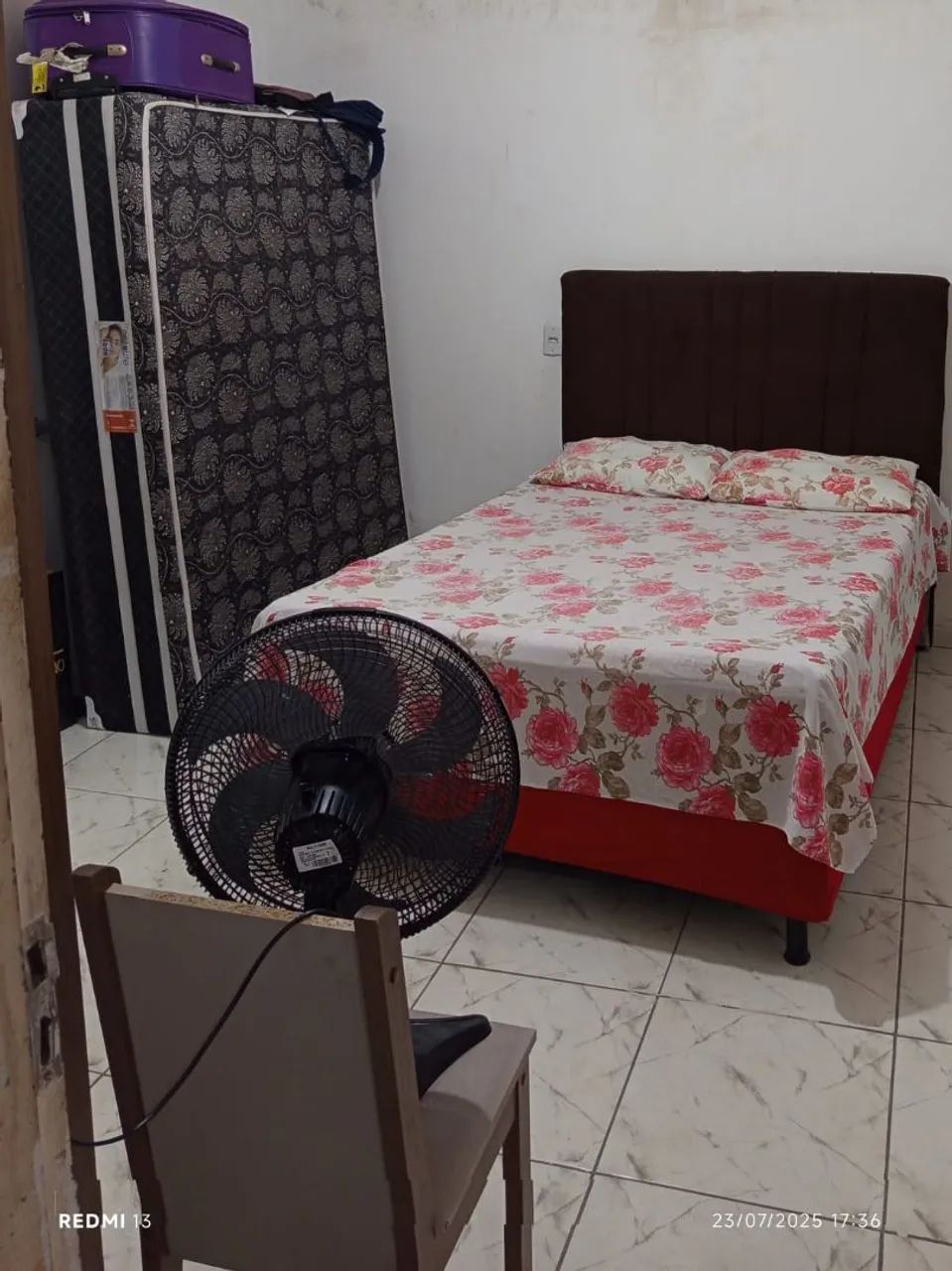 Vende-se Cama + Cabeceira marrom acolchoada 