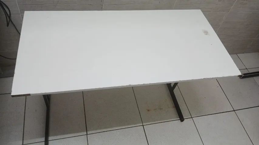 MESA PARA ESCRITÓRIO USADA 1,20X0,60