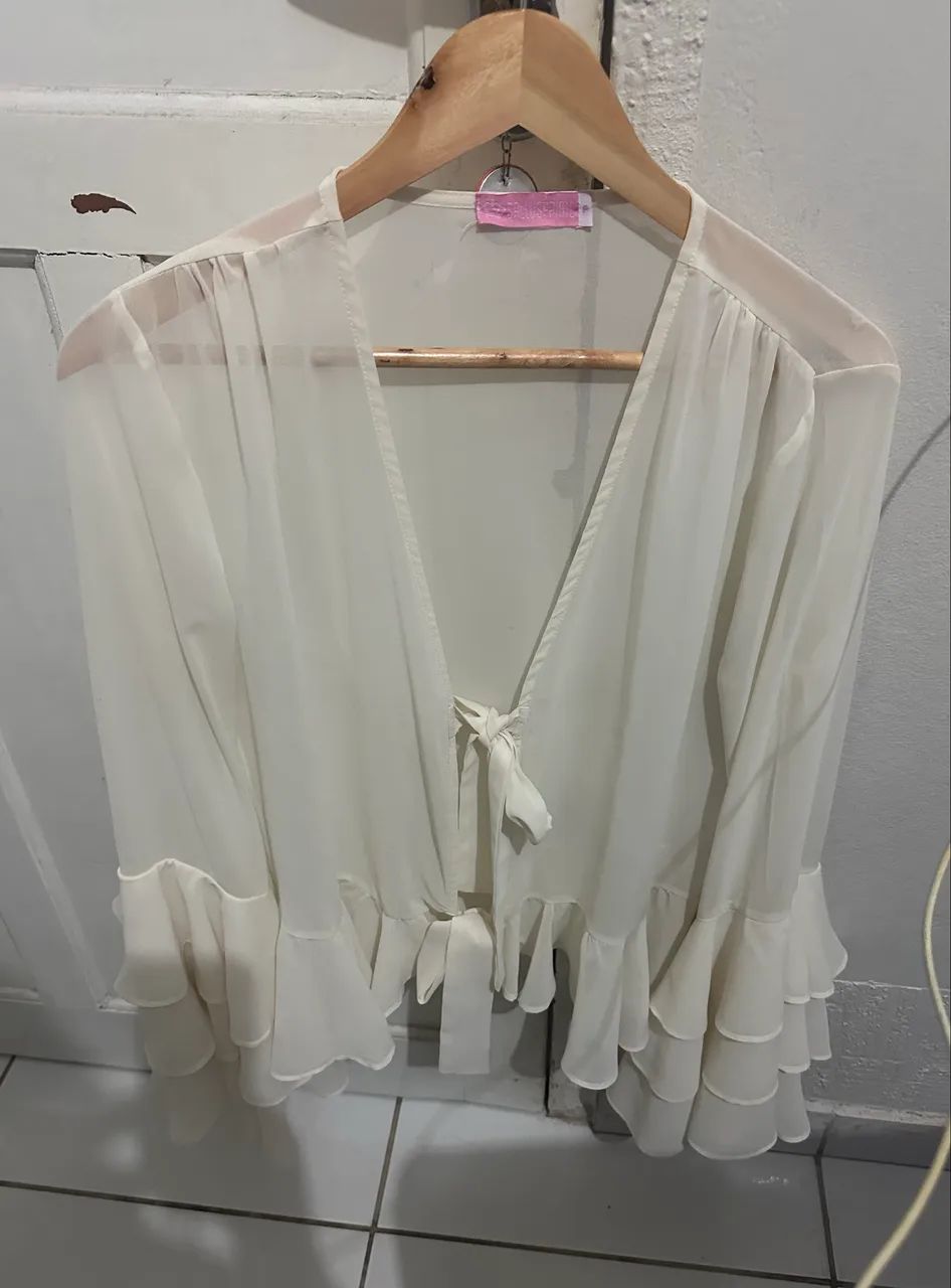 Blusa Elegante em Crepe - veste M/G - Foto 2