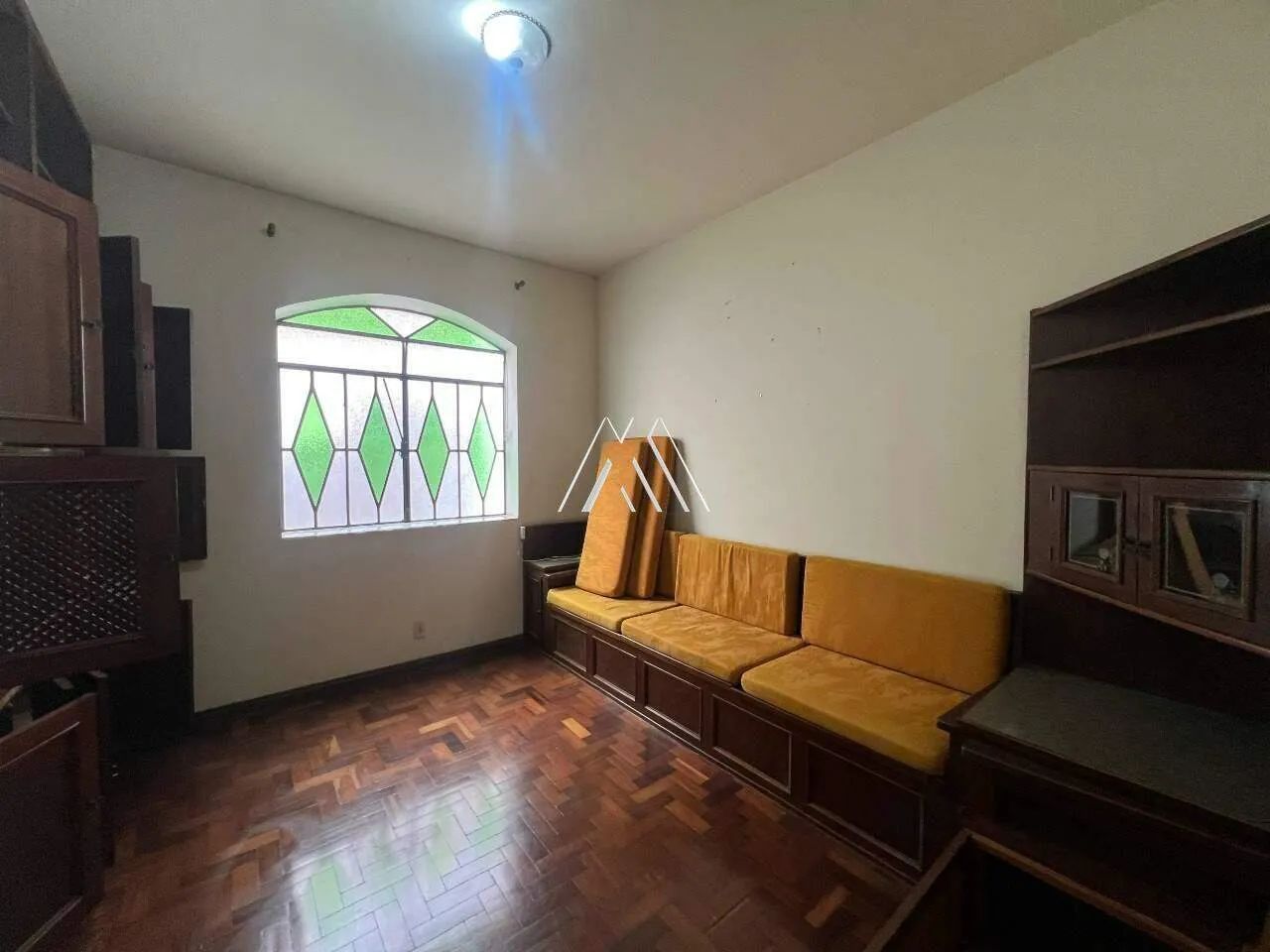 Vendo casa em Itaúna na região central! - Foto 2