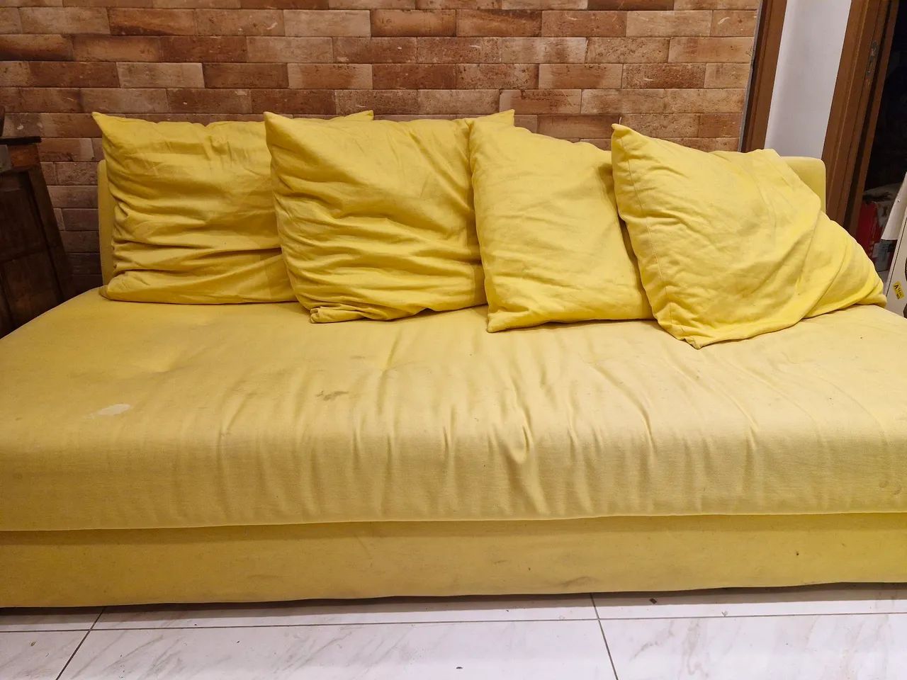 Sofá amarelo  - Foto 2