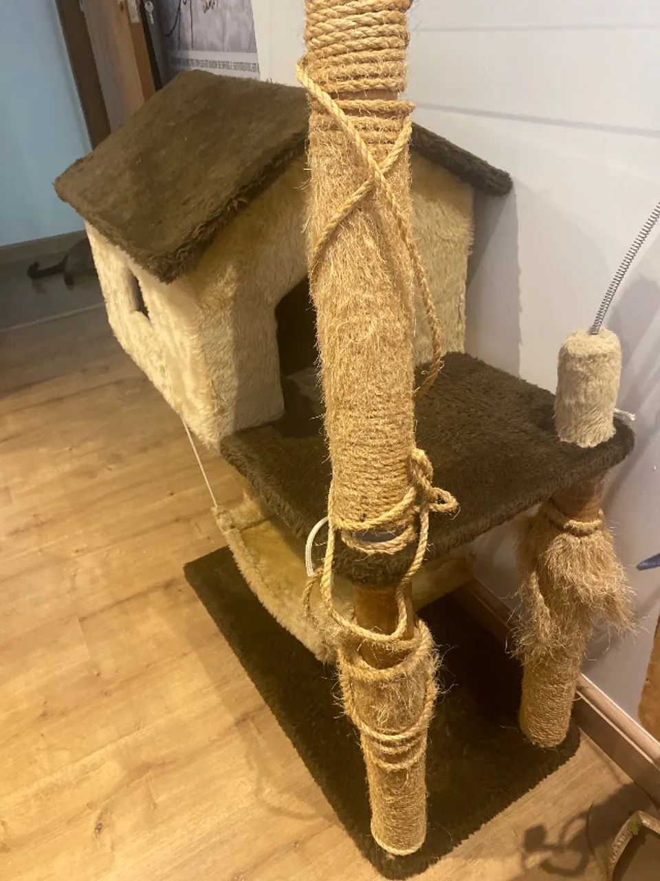 Brinquedo tipo casa arranhador 