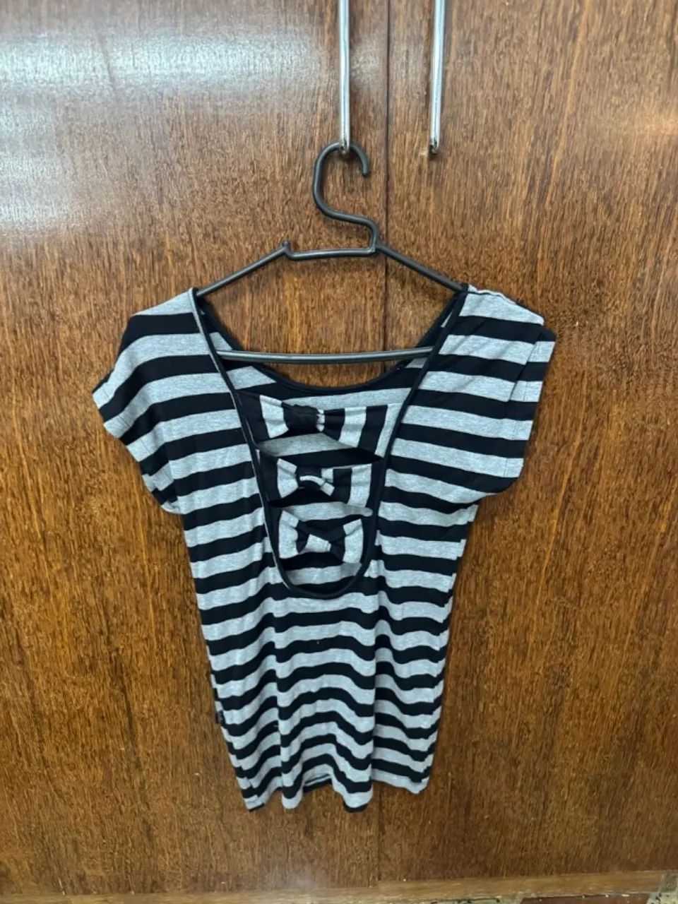 blusa feminina listrada cinza e preta g - Foto 2