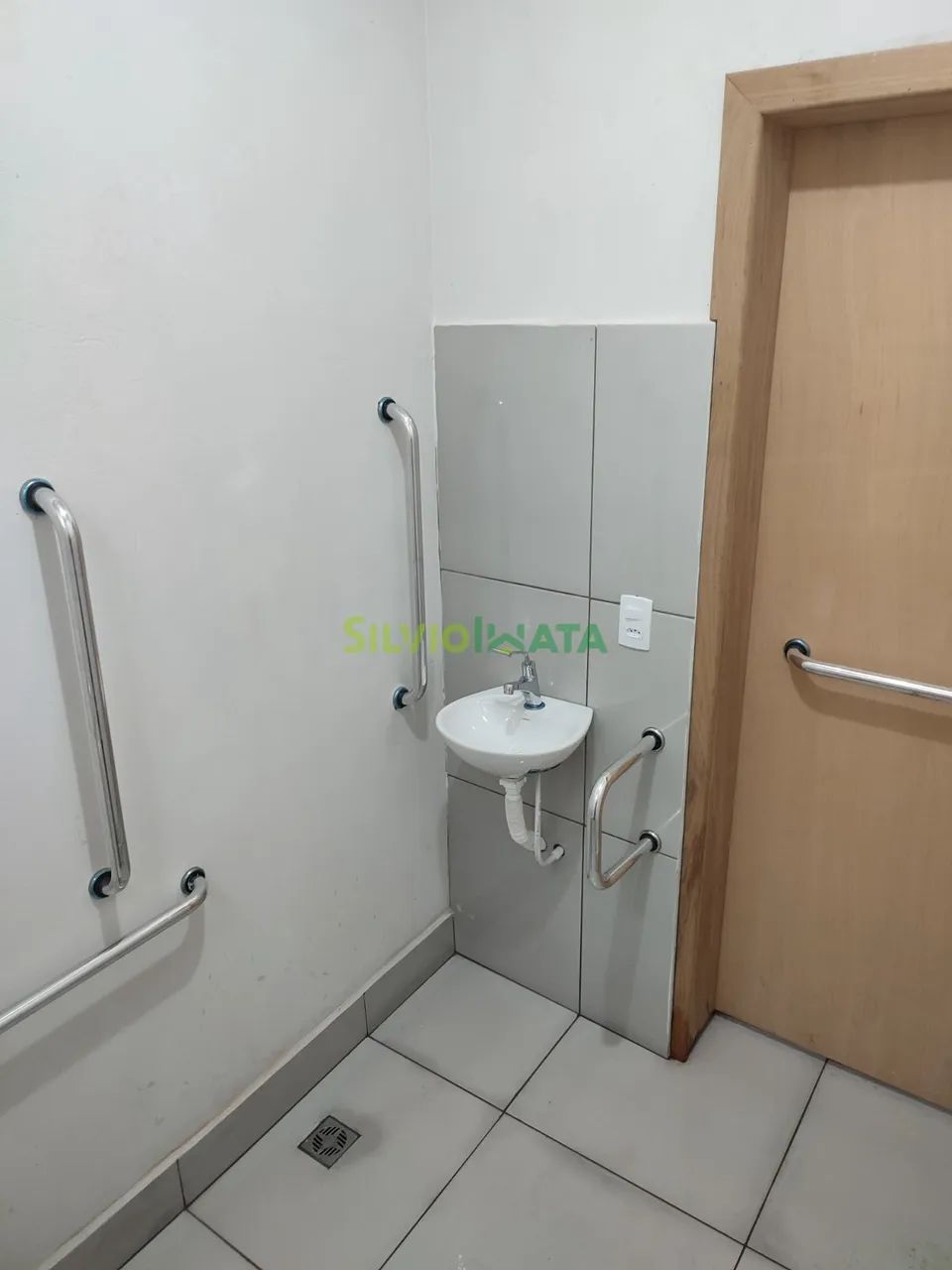 EXCELENTE SALÃO COMERCIAL DE 200 M² PARA ALUGAR NO JARDIM SÃO FRANCISCO. - Foto 4