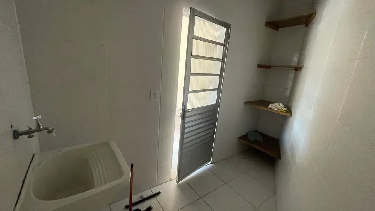 ÓTIMA CASA COM 01 DORM. P/LOCAÇÃO NO CENTRO DA PENHA - Foto 5