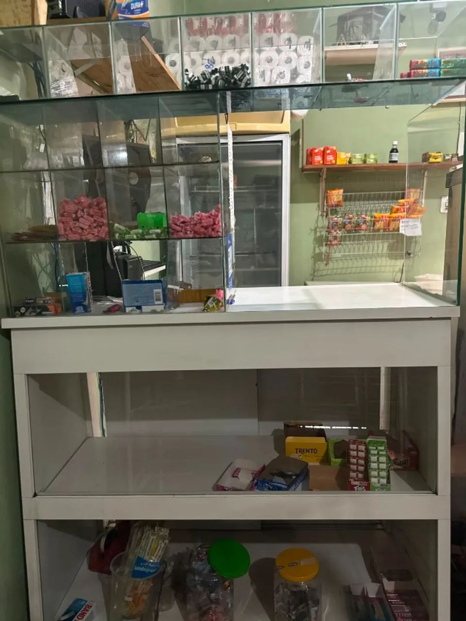 Balcão Comercial com Expositor de Vidro e Armário Inferior - Foto 4