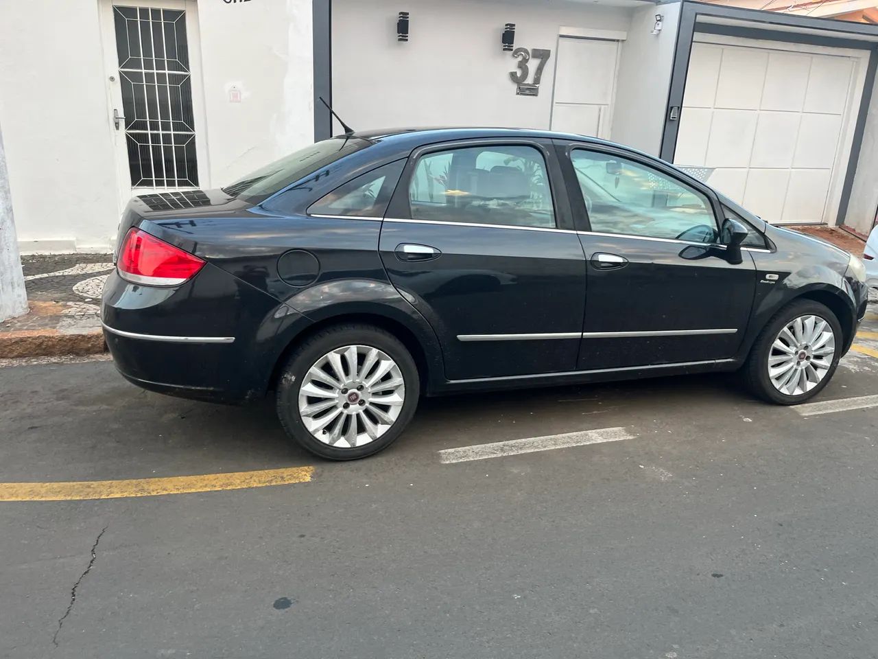 Fiat Linea Absolute 1.9/1.8 Flex Dualogic 4P 2013 - Foto 3