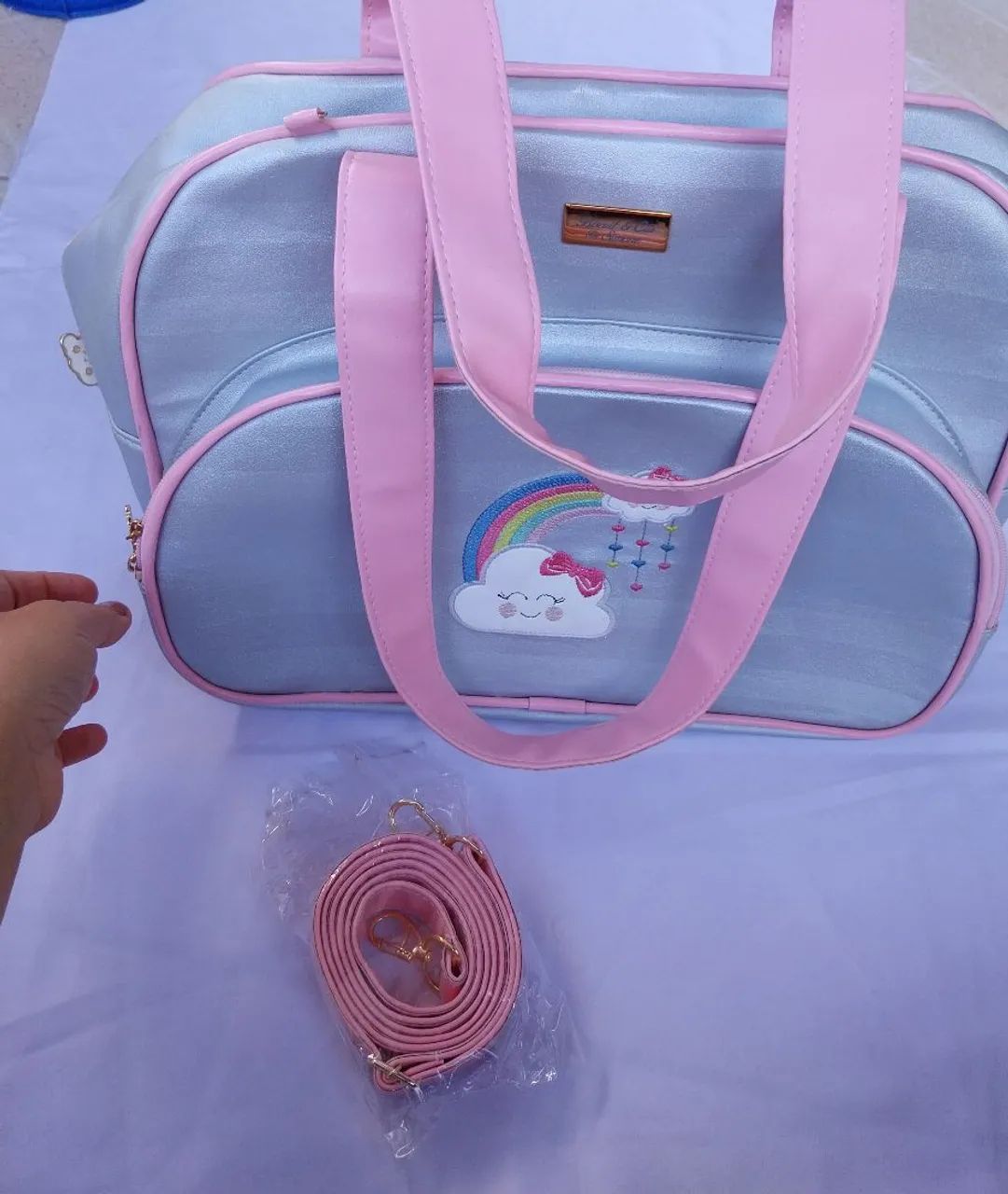 Bolsa/Mala prateada com rosa menina Nuvem - Foto 3