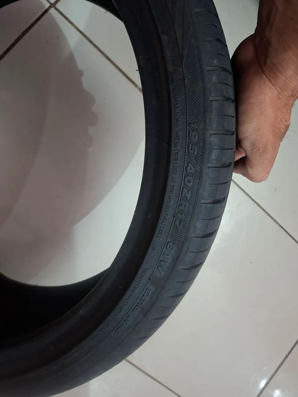 Vendo pneu 195 40 r17  semi novo - Foto 2
