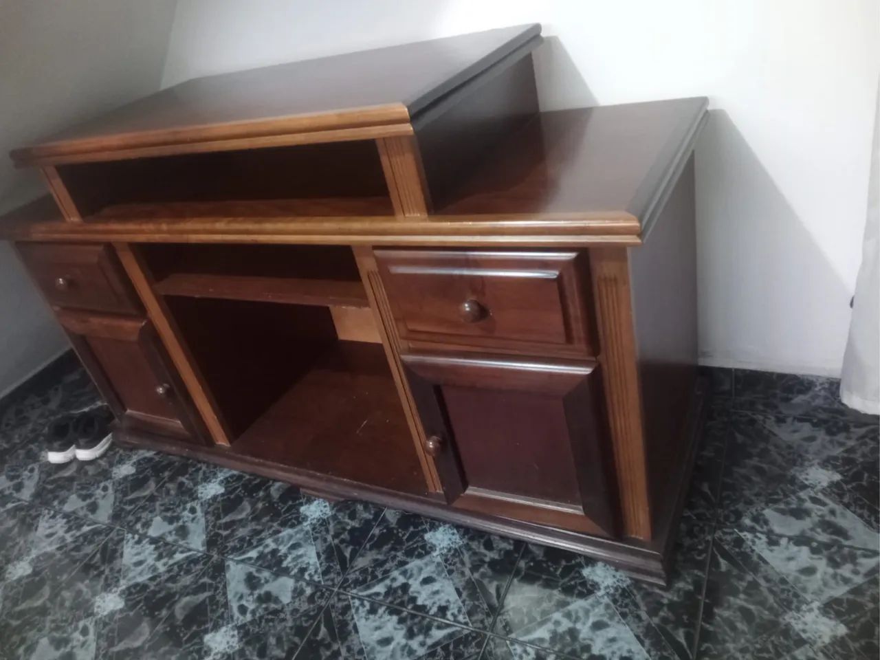 Vendo rack de sala em madeira maciça  - Foto 3