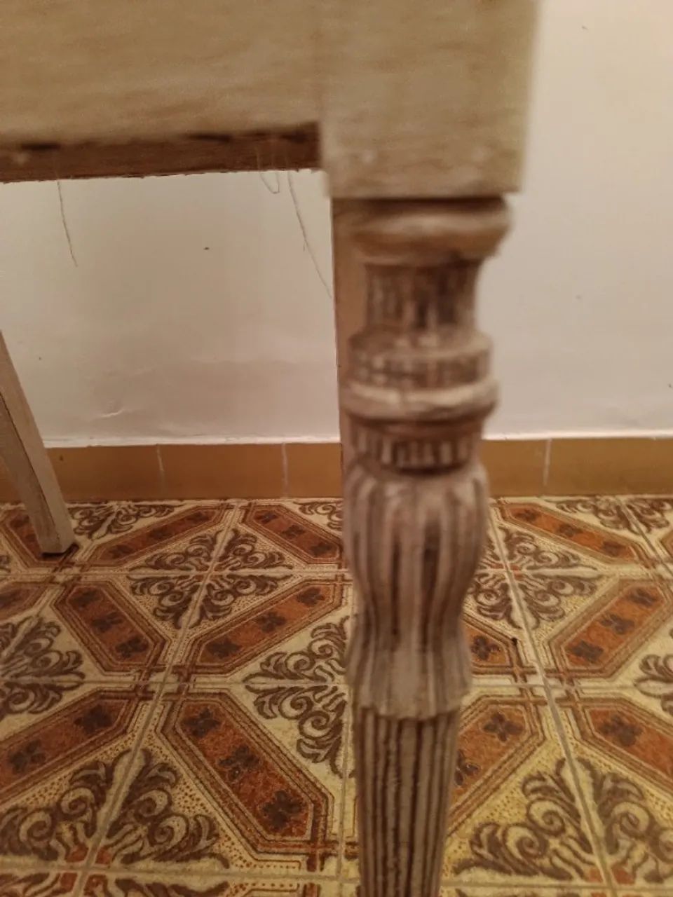 Cadeira com pátina  - Foto 3