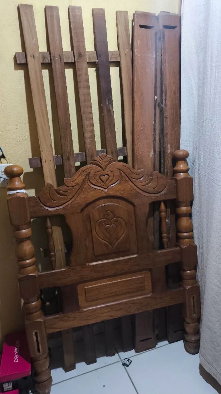 Cama de madeira