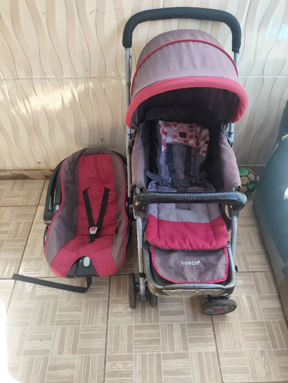 Kit carrinho+ bebê conforto Cosco  - Foto 5