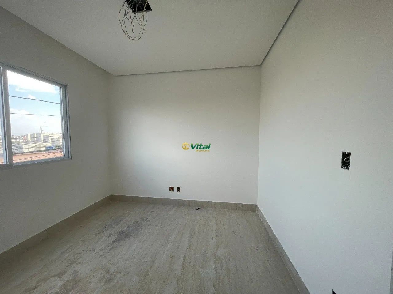Casa Individual com 3 Quartos e Quintal (Nova!) - Foto 4