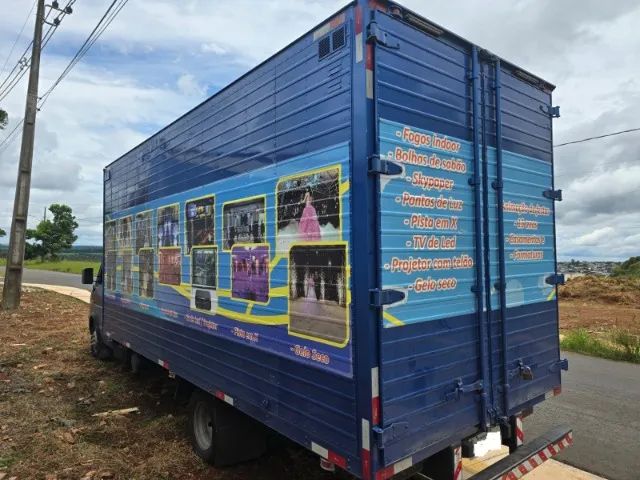 bau para caminhao 3/4 tamanho 2,5 x 6,0 perfeito estado - Foto 2