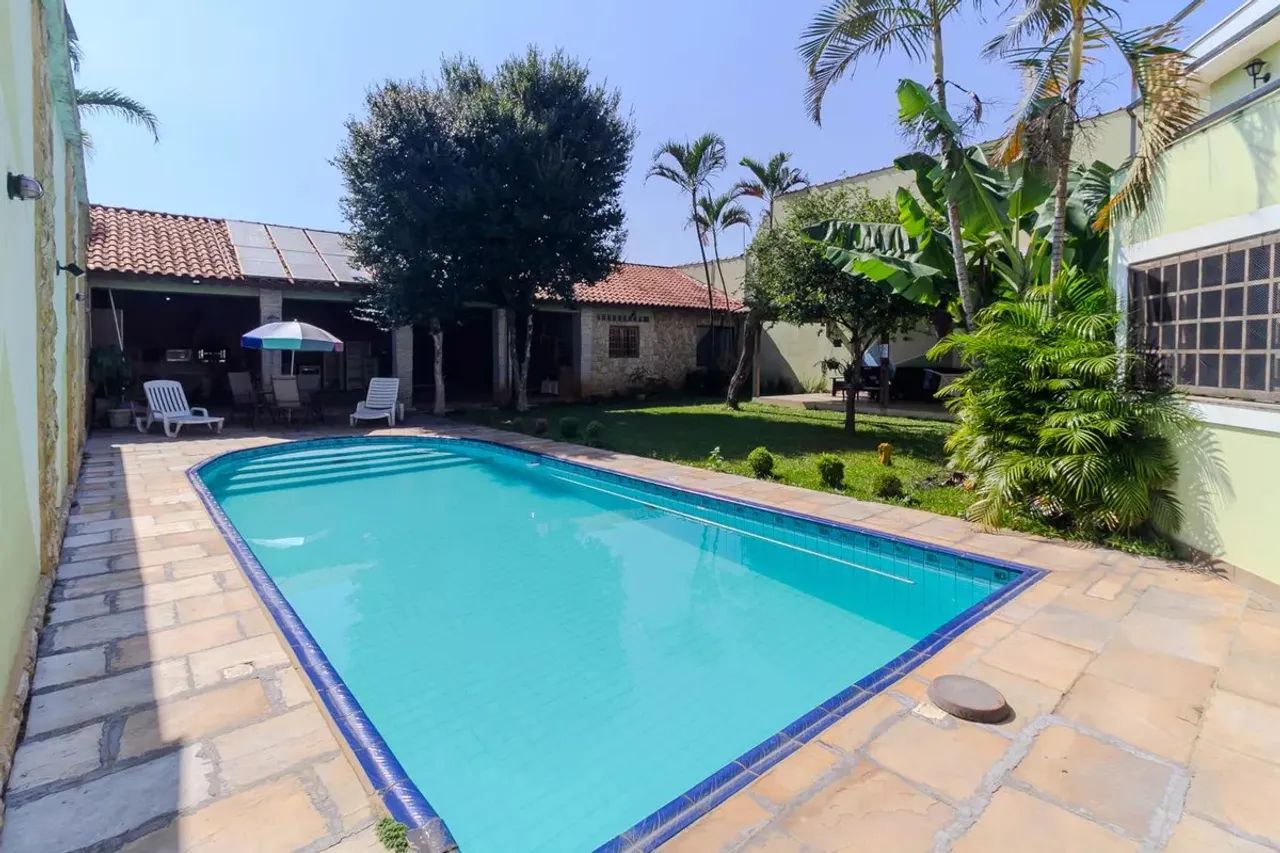 Sobrado para alugar ou comprar com 600m², 6 quartos e 7 vagas - Foto 2