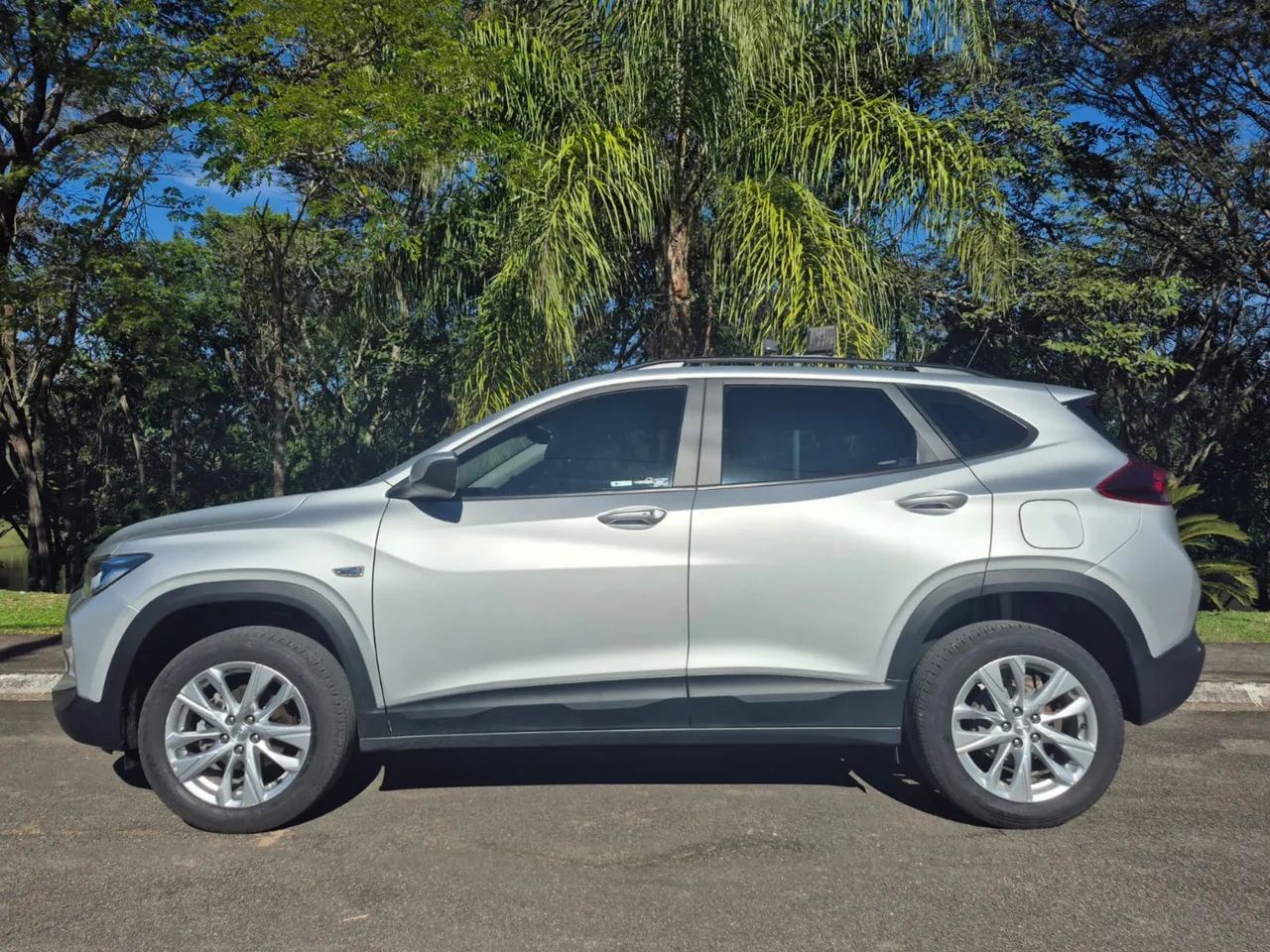 Chevrolet Tracker 2023 photo 3