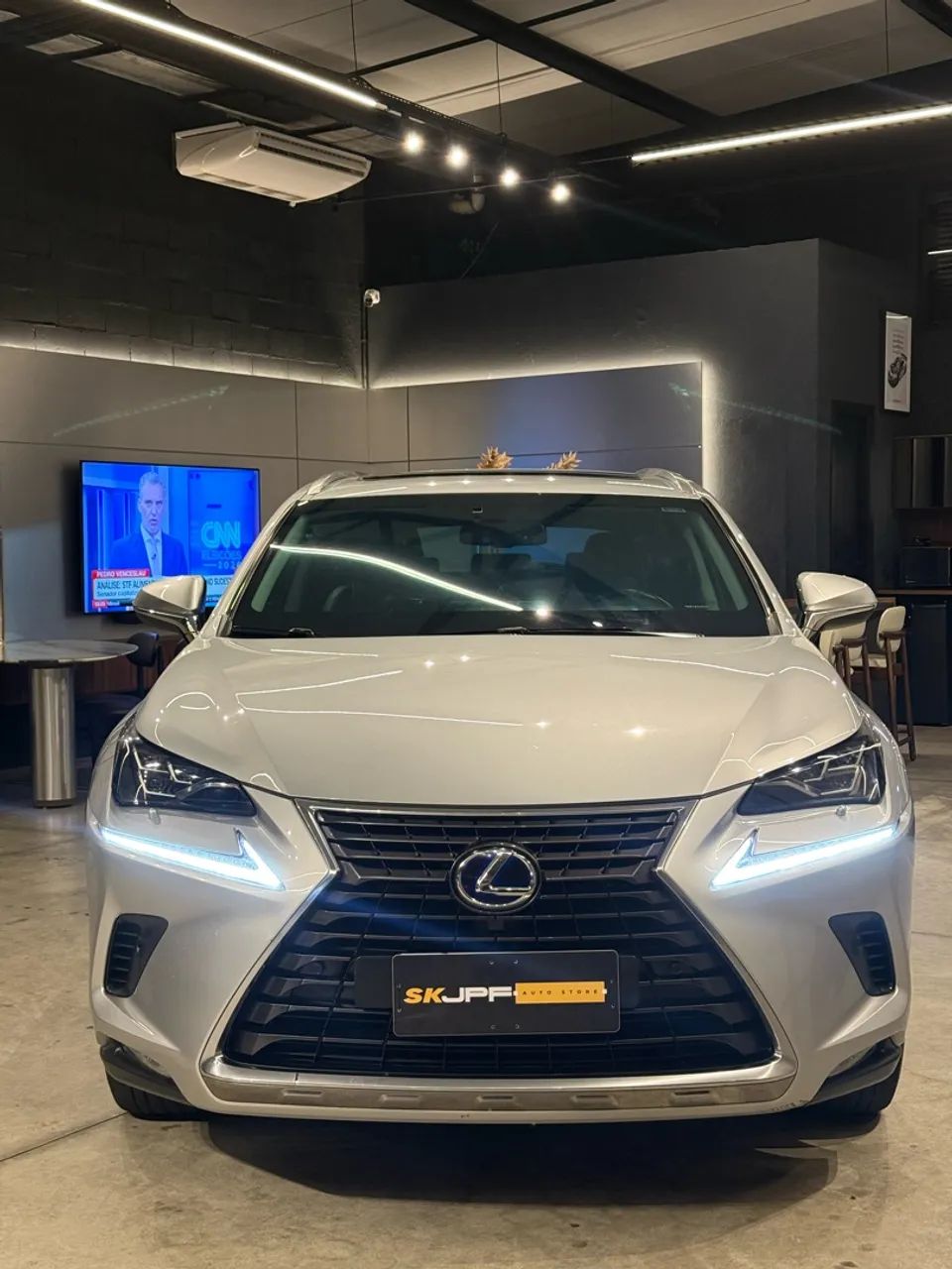 Lexus NX-300 H Luxury 2.5 16V Aut., foto 3 de 11