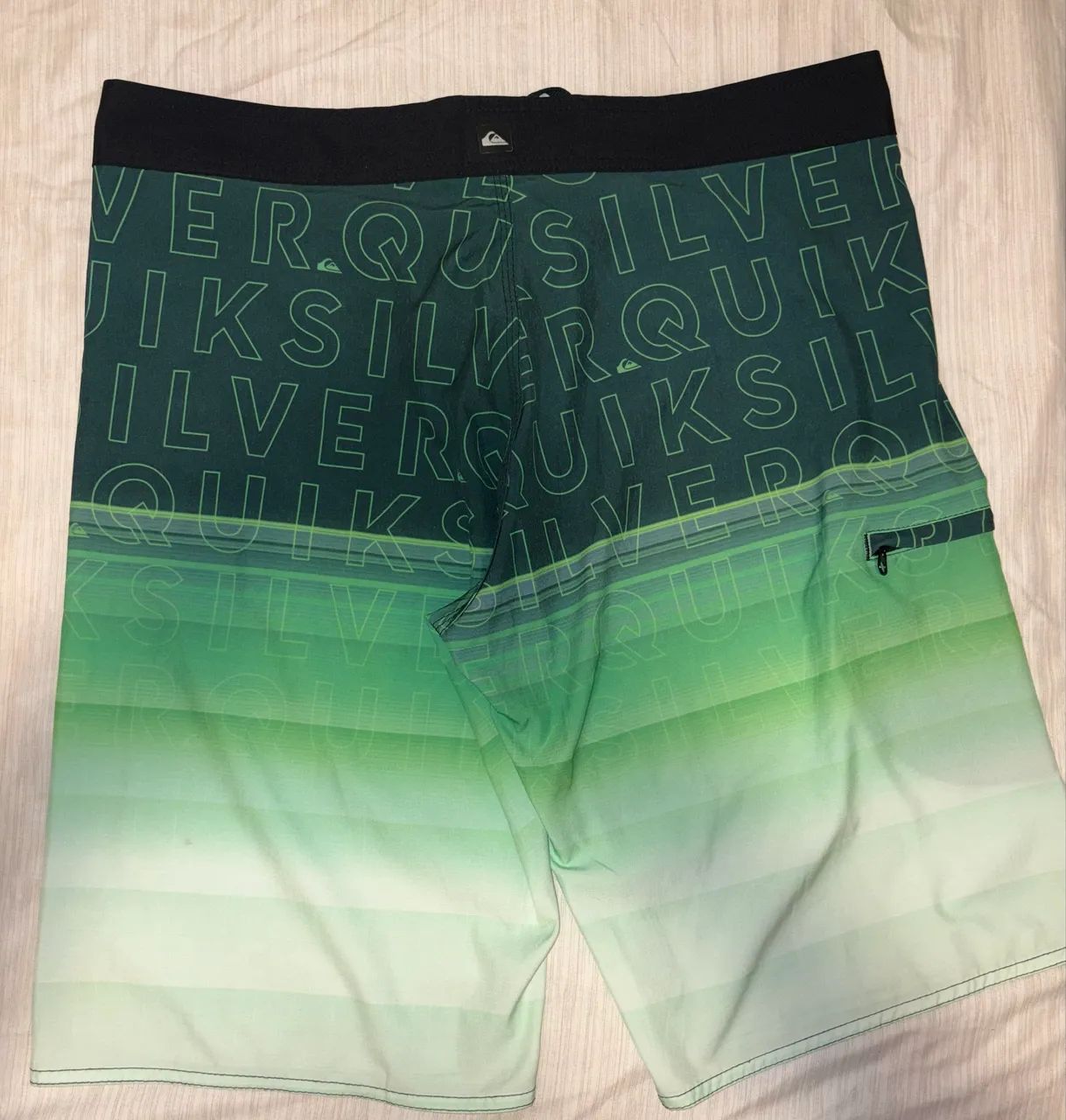 Bermuda Quiksilver Original Tam. 46 - Foto 2