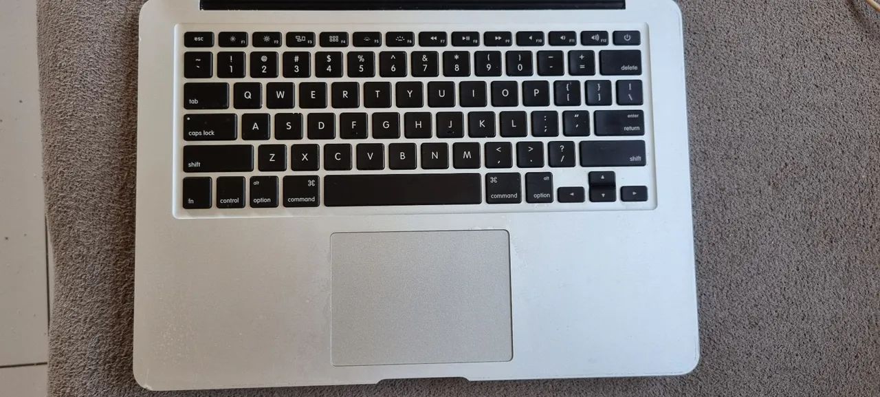 MacBook本体 Apple MacBook Air 13 inch Mid 2012 500GB MacBook Air (13 polegadas, Meados de 2012) - Especificações