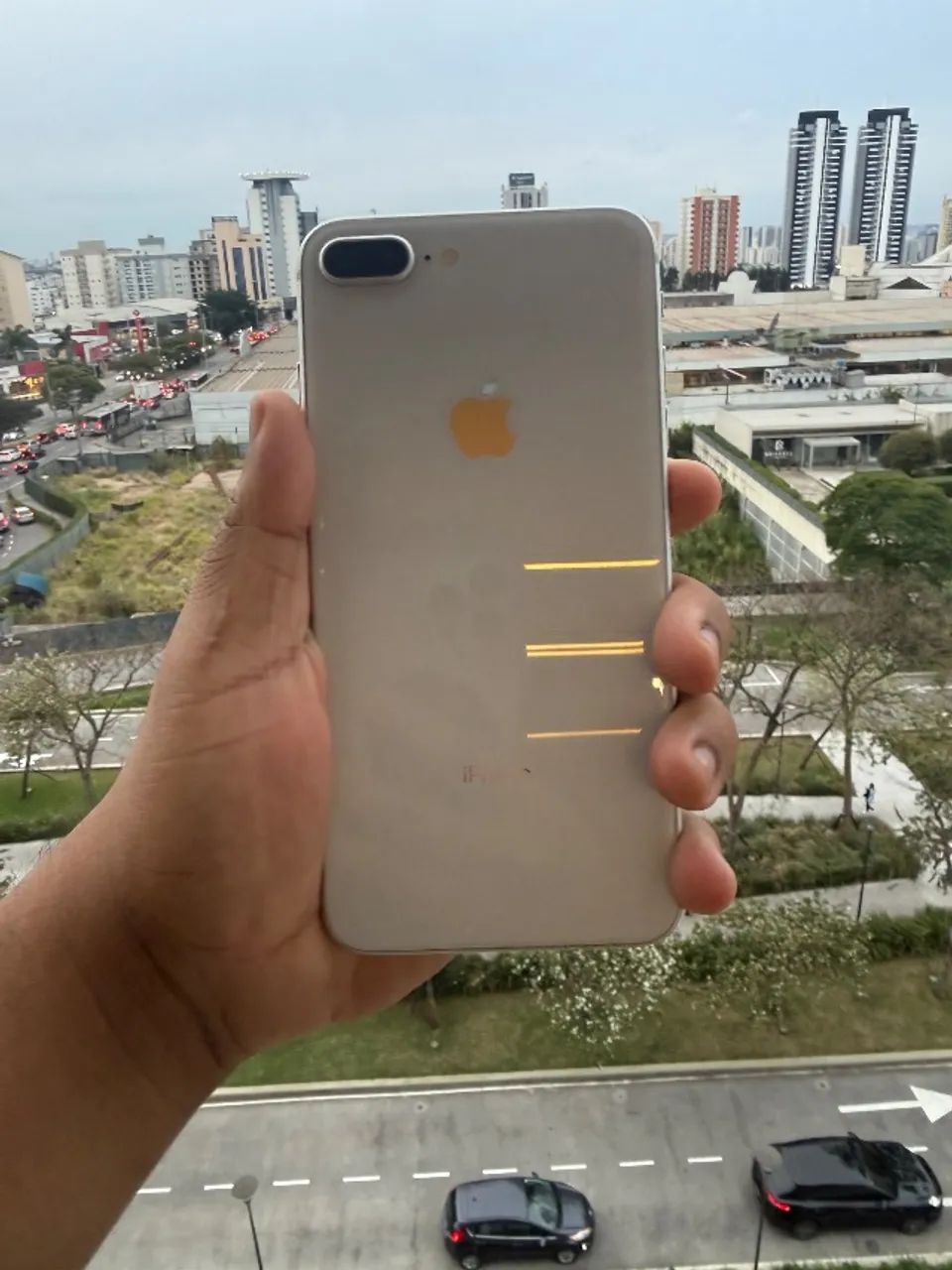 8 PLUS BRANCO 64GB SAÚDE 70% - Foto 2