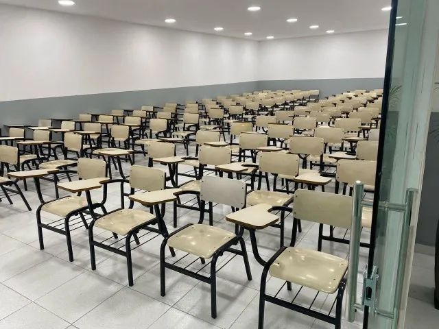 Prédio Comercial c/ Recepção e Salas para + de 200 Pessoas ótimo para Clinicas no Centro