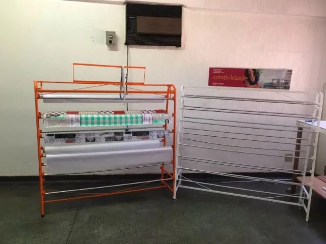 [VENDO] Expositor de Rolos Toalhas e TNT com Guia corte