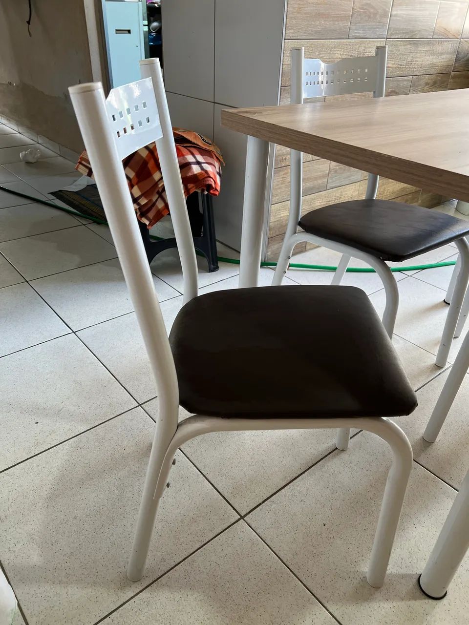 Mesa de 4 cadeias - em estado de nova  - Foto 4