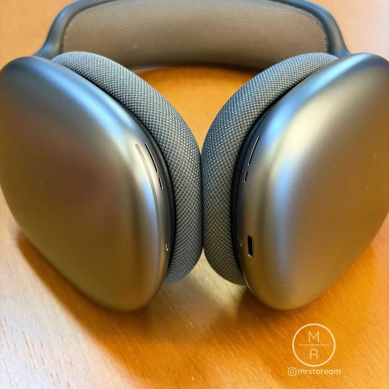 AirPods Max Lightning / Garantia / Até 18x no cartão - Fones de