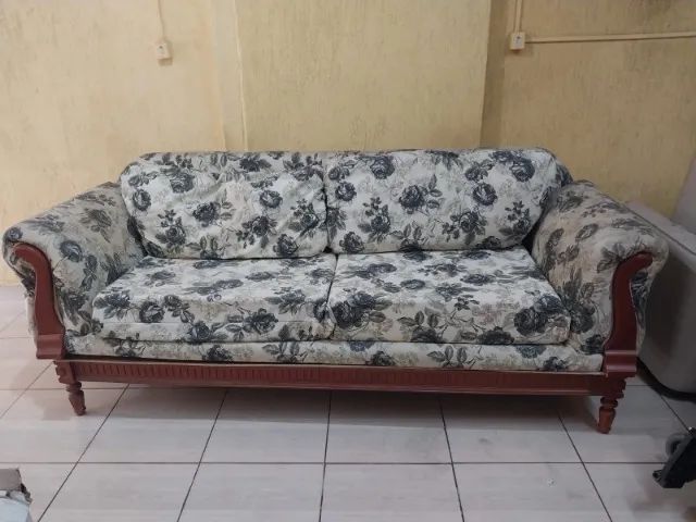 Sofá Vintage em Madeira Maciça - Ótima Oportunidade! - Foto 2