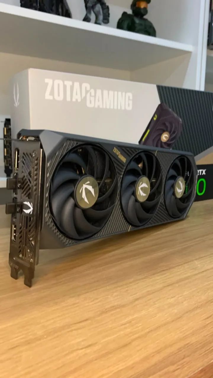 RTX 5070 12GB ZOTAC GAMING TRIPLE FAN - Foto 2