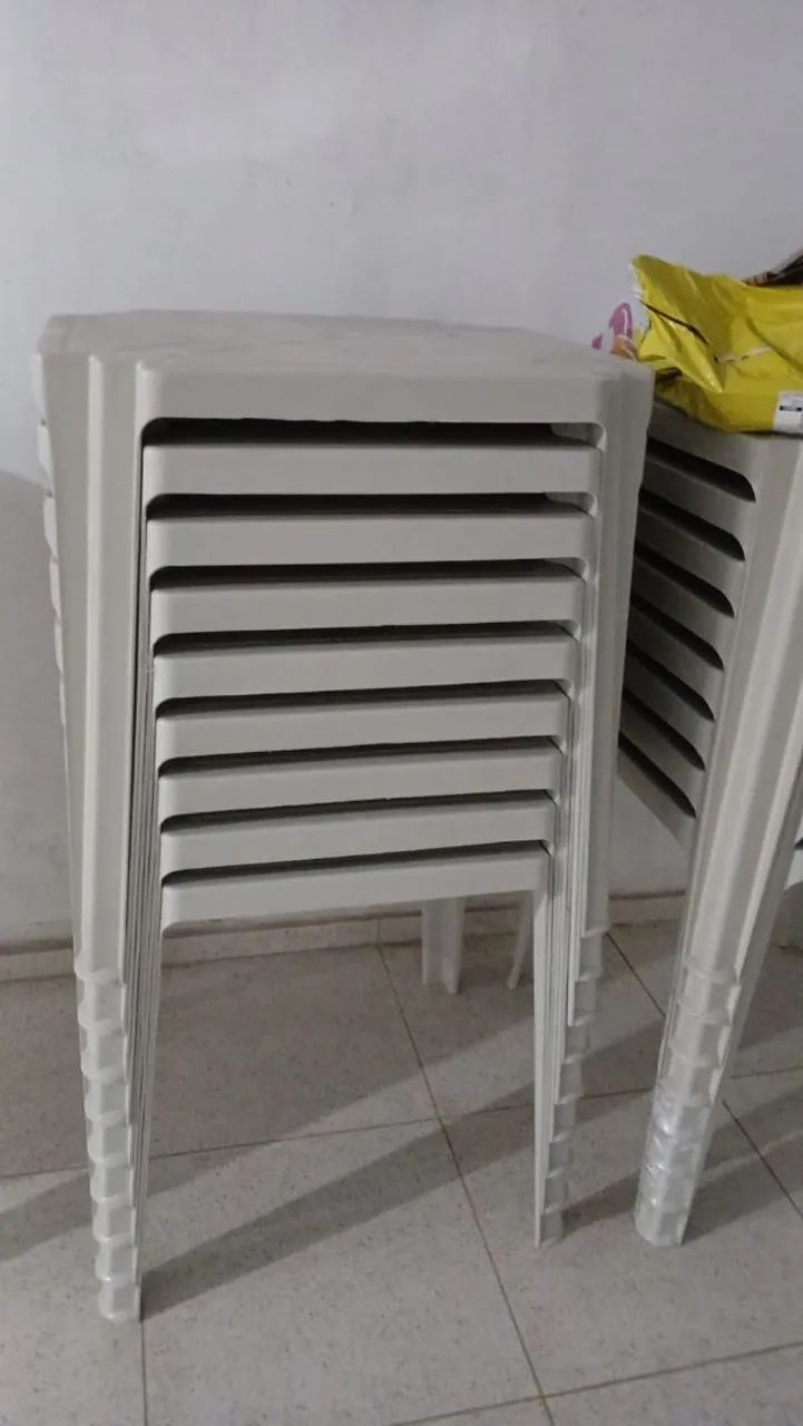 CONJUNTO DE MESA COM 4 CADEIRAS - Foto 2