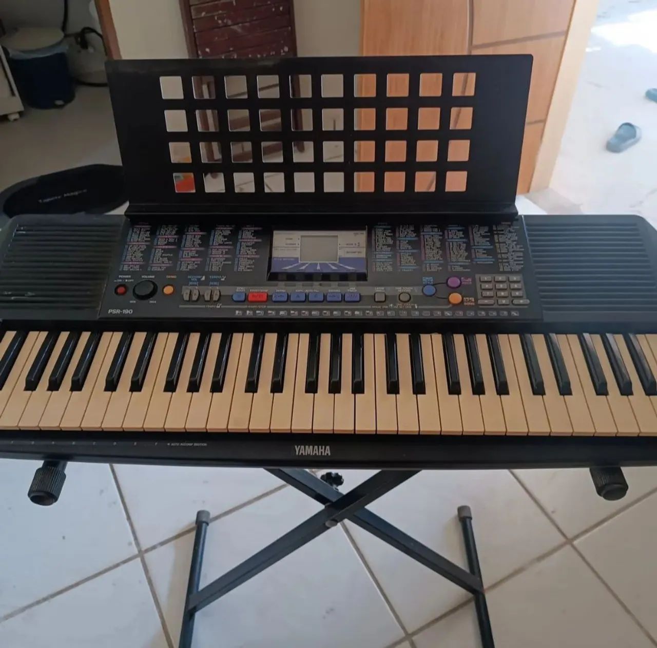 Teclado Yamaha usado - Foto 3