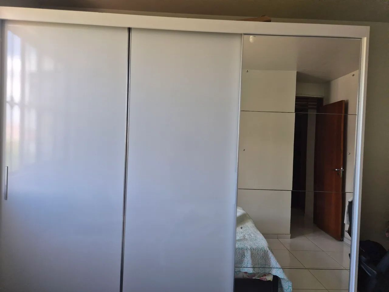 Guarda-roupa casal