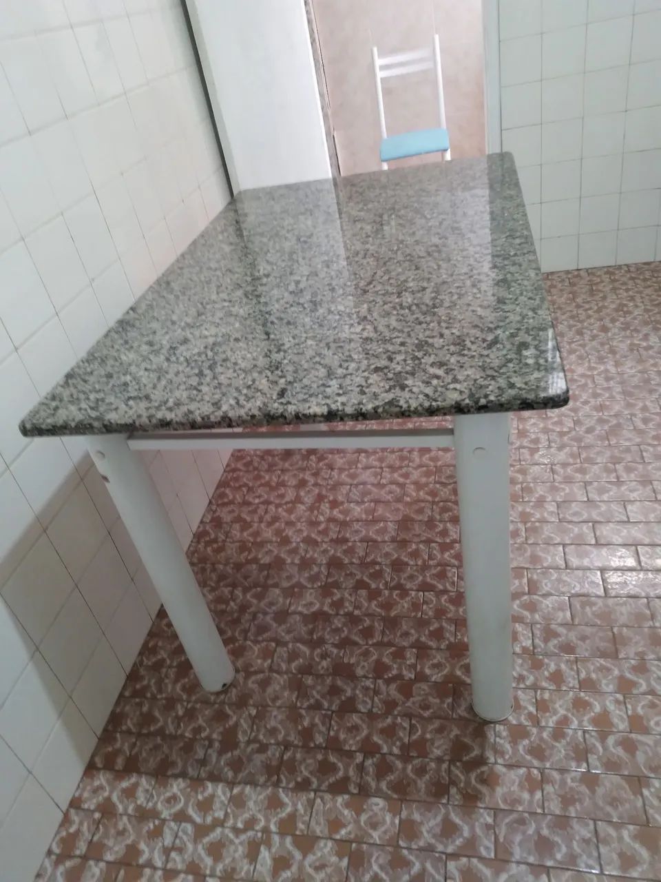 Mesa de granito com 3 cadeiras  - Foto 5